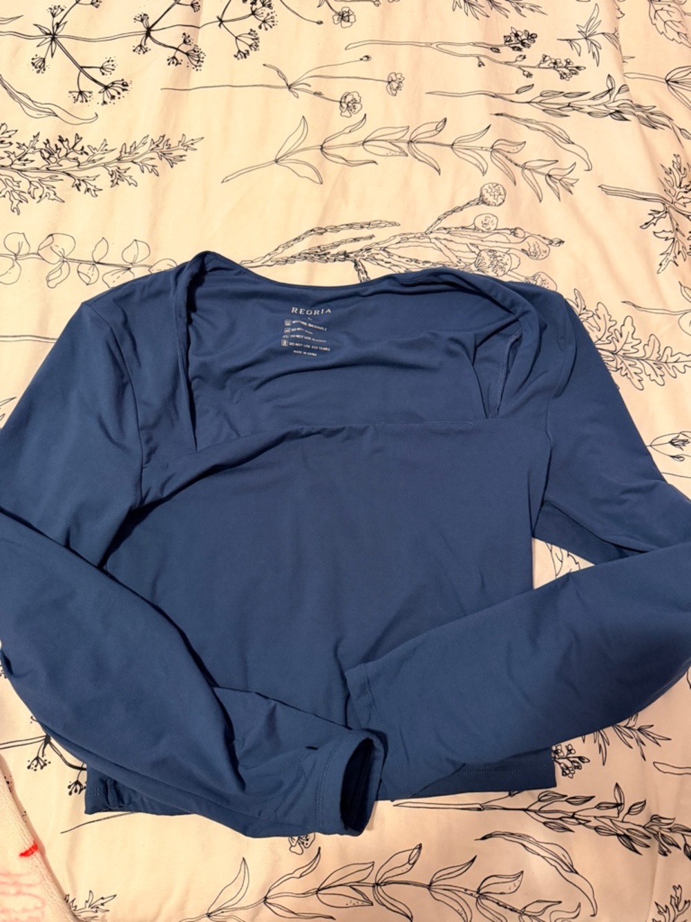 ReoRia Navy Long-Sleeve Square Neck Top